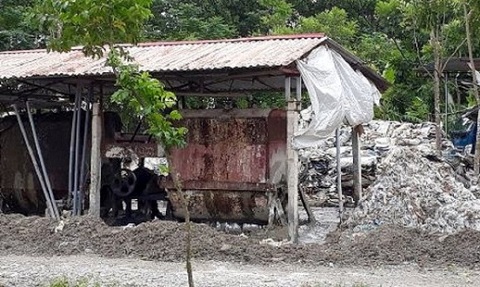Đình chỉ các cơ sở tái chế bao bì “bức tử” sông Nhơm