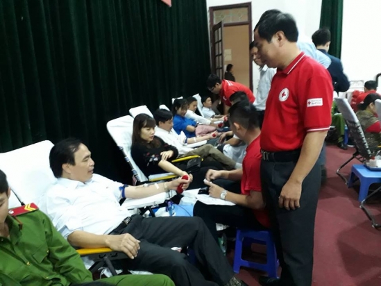 Tiếp nhận 915 đơn vị máu tại Thanh Hóa
