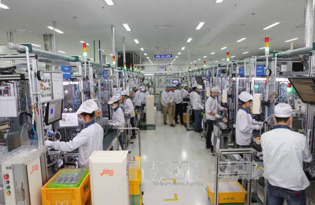 Người nước ngoài “ồ ạt” đến Việt Nam kinh doanh “chui”, báo lỗ để “trốn” thuế!