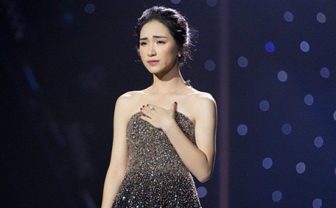 Xôn xao tin Hòa Minzy vội vã tuyên bố dừng sự nghiệp để lấy chồng