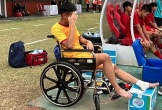 Thủ môn U16 Việt Nam phải ngồi xe lăn sau trận thắng U16 Thái Lan