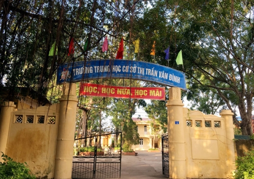 Trường THCS Thị trấn Vân Đình