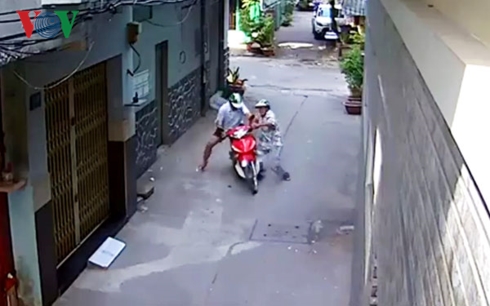 cướp xe máy