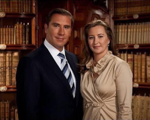 Thống đốc bang Puebla - bà Martha Erika Alonso, cùng chồng - Thượng nghị sĩ Rafael Moreno Valle Rosas