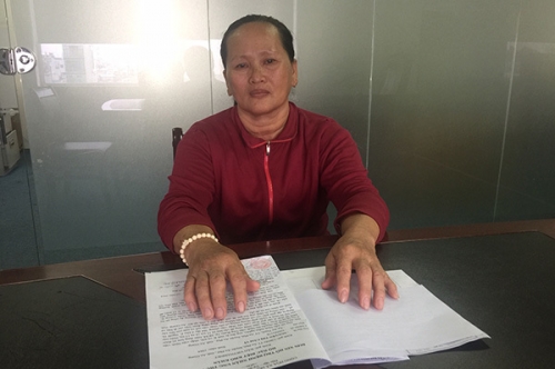 Hai mẹ con cô Nguyễn Thị Cẩm Vì đều bị ung thư đang không có tiền điều trị.