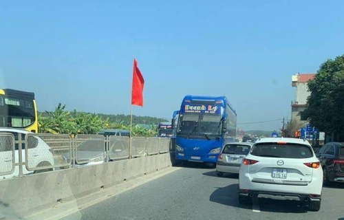 Nhà xe Doanh Lý đi ngược chiều trên QL1A hôm 7/2 khi đi đến địa phận huyện Hà Trung (Thanh Hóa)