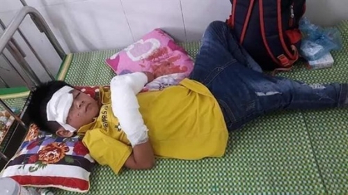  Cháu bé Trương Xuân H cấp cứu tại bệnh viện