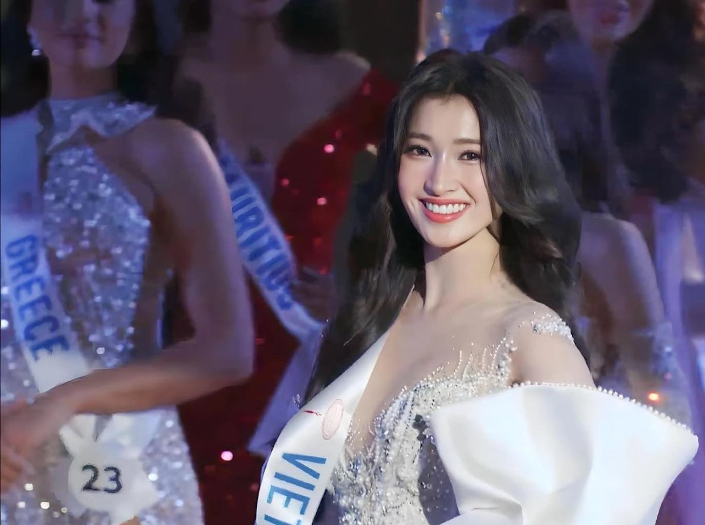 Á hậu Phương Nhi là cổ đông sáng lập Vin New Horizon, phát triển đô thị dưỡng lão