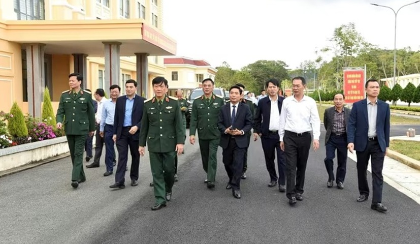 Đoàn công tác Ban Thường vụ Tỉnh ủy Thanh Hóa thăm Học viện Lục quân