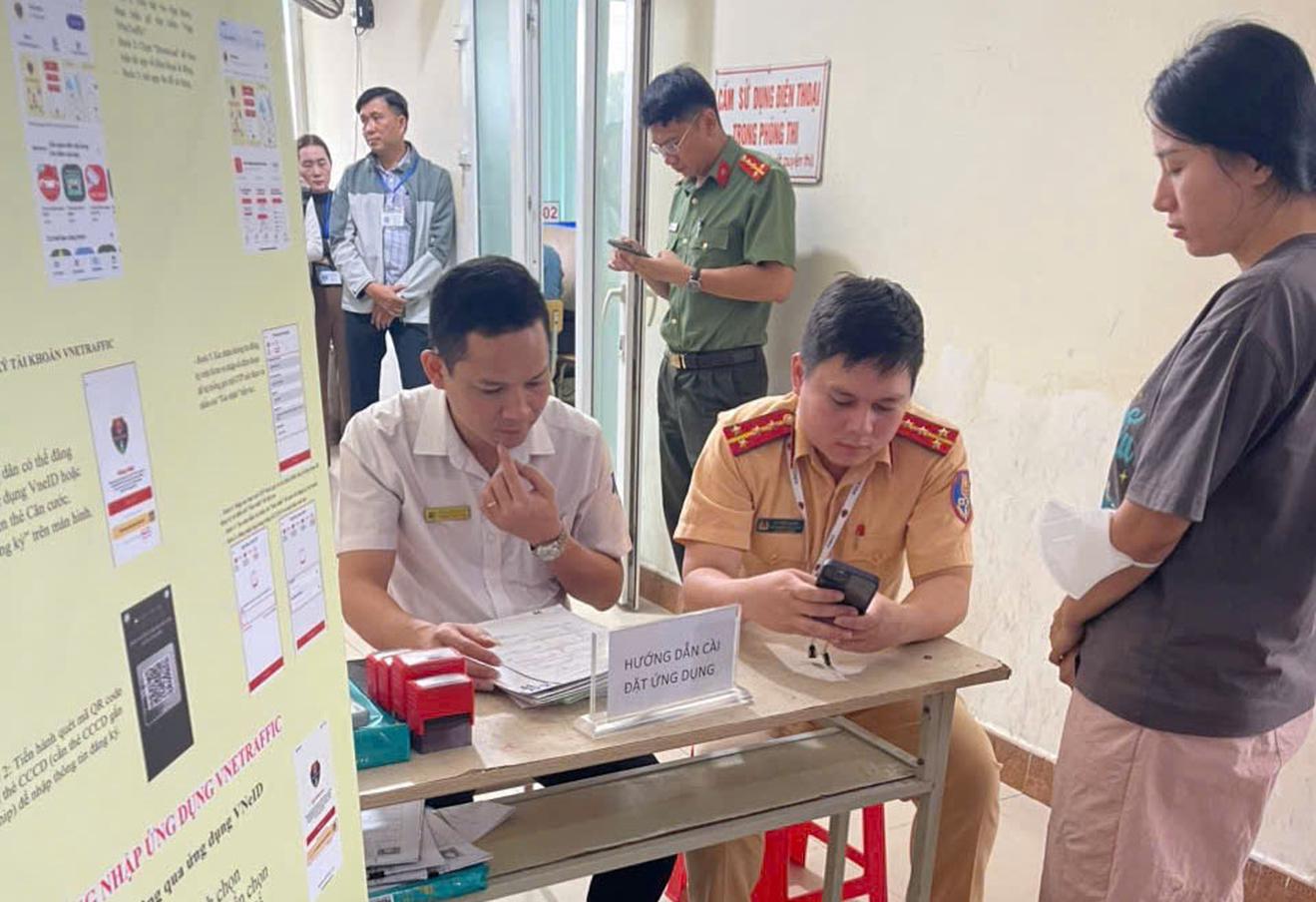 Công an Thanh Hoá: 9 tháng tiếp nhận 37.426 hồ sơ đề nghị cấp, cấp đổi giấy phép lái xe