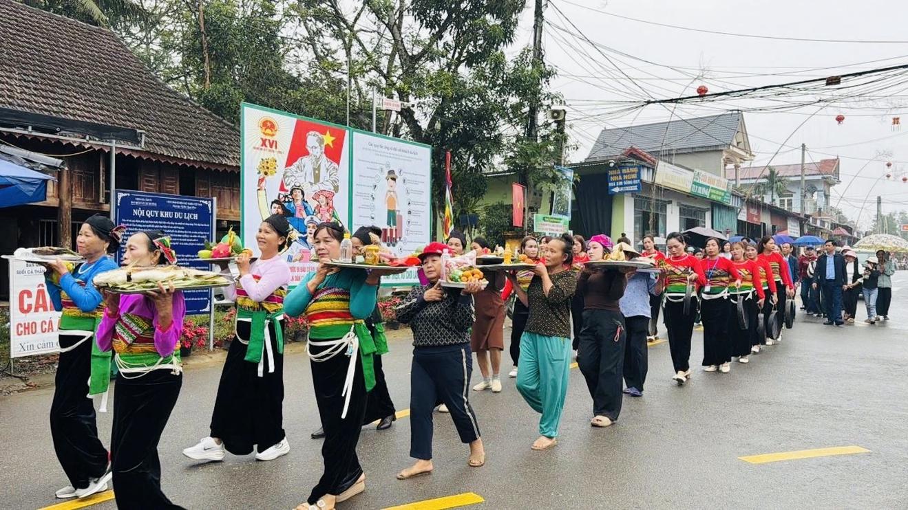 Thanh Hóa: Đặc sắc Lễ hội khai hạ suối cá thần Cẩm Tú