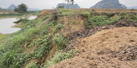 Khai thác cát trên sông Âm: Xã nói có rồi xã lại bảo không