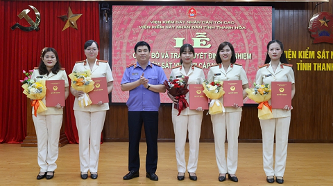 VKSND tỉnh Thanh Hóa: Công bố và trao Quyết định bổ nhiệm chức danh Kiểm sát viên sơ cấp
