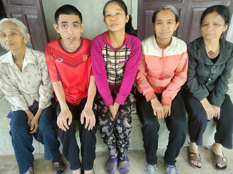 Vợ cựu chiến binh nuôi 4 con tâm thần