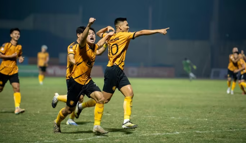 Đông Á Thanh Hóa gây 'địa chấn', thắng đậm Công an TP.HCM 4-0