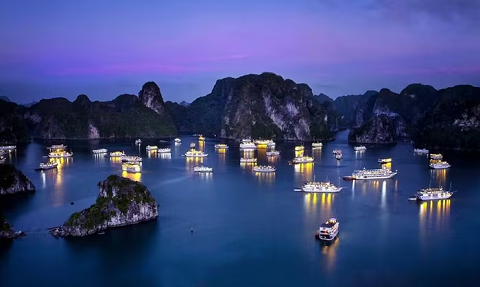 Vịnh Hạ Long biểu tượng du lịch hàng đầu của Việt Nam trên bản đồ du lịch thế giới