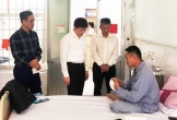 Khống chế người đàn ông dùng dao đe doạ dân, 3 công an Hải Phòng bị thương