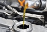 Những dấu hiệu cảnh báo ô tô cần thay dầu gấp