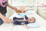 Ám ảnh tiếng khóc ngằn ngặt của bé trai bị bại não, 10 tháng tuổi chỉ nặng 3,8kg