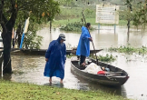 Hai mẹ con tử vong do bị lật ghe khi đi bắt cá