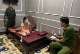 Bắt quả tang nhiều nữ nhân viên kích dục cho khách trong cơ sở massage Thượng Hải