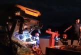 Xe khách tông xe tải trên cao tốc Nha Trang - Cam Lâm, 2 người chết
