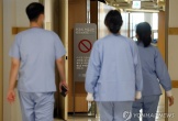 Căng thẳng dâng cao, Hàn Quốc đình chỉ giấy phép hành nghề của 7.000 bác sĩ