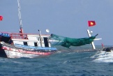8 ngư dân gặp nạn trên biển