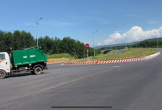 CLIP: Xe chở rác liều lĩnh chạy ngược chiều tốc độ cao ở Đà Nẵng