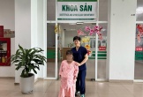 Người phụ nữ tí hon cao 1m30 ở Hà Nội sinh con gái nặng 3,5 kg