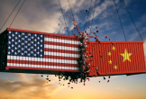 Tổng thống Trump tuyên bố áp thuế 100% với hàng hóa Trung Quốc