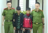 Bắt 2 thiếu niên cướp giật điện thoại trên phố