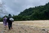 12 giờ chạy đua giữa dòng nước lũ để tìm một người phụ nữ ở Quảng Trị