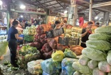 Giá rau, trái cây ở chợ đầu mối bắt đầu rẻ