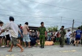 Dây điện hở sà xuống đường giật 2 thanh niên đi xe máy tử vong
