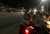 Trong khi lực lượng cứu hộ suốt đêm tìm kiếm, người nhảy cầu... tự bơi vào bờ