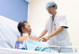 Cứu người đàn ông nguy kịch do bị ong vò vẽ đốt hơn 30 vết
