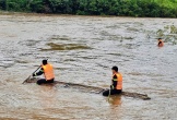 Đi qua cầu tràn, bé gái bị lũ cuốn trôi
