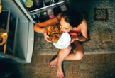 Điều gì xảy ra khi ăn tối quá muộn?