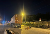 Xe máy ngã ở đoạn đường đang thi công, một người bị xe container cán tử vong