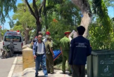 Phát hiện thi thể người đàn ông mang giày lười nổi trên sông