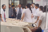 Điện giật phóng tia lửa khiến 2 công nhân nguy kịch