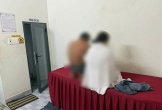 Bắt quả tang nữ nhân viên cơ sở xoa bóp bán dâm cho 