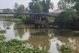 Khẩn trương làm rõ một người chết trôi nổi dưới kênh ở Đồng Tháp