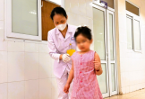 Bé 6 tuổi nhập viện trong tình trạng khó thở, liệt cơ toàn thân do rắn cắn