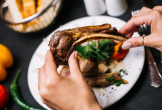 Vì sao ăn ít vẫn béo, cân nặng tăng?