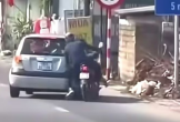 Ô tô bất ngờ chèn ngã xe máy trên Quốc lộ 1A, tài xế khai do mất tập trung