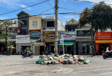Rác thải ùn ứ, ngập ngụa nhiều tuyến phố trung tâm ở Thanh Hóa